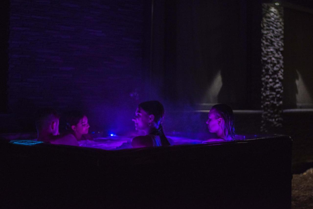 Liptovský Mikuláš Wellness Chalet Venus מראה חיצוני תמונה